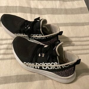 Womens size 8 New Balance tennis shoes